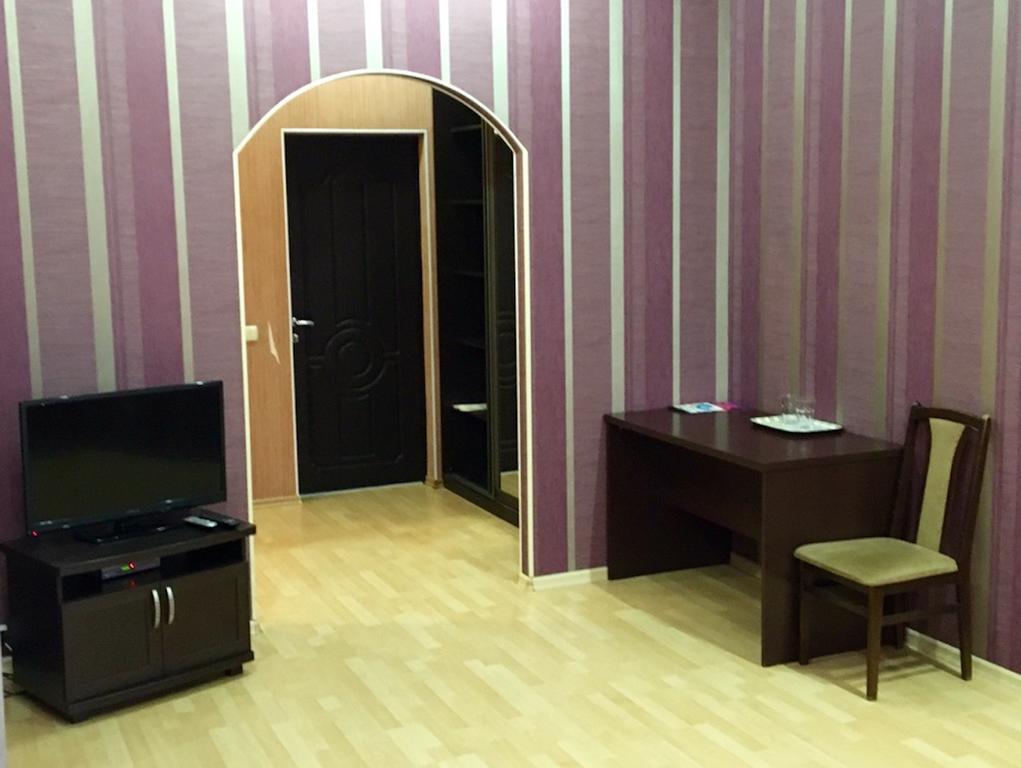 Hotel Miami ハルキウ エクステリア 写真